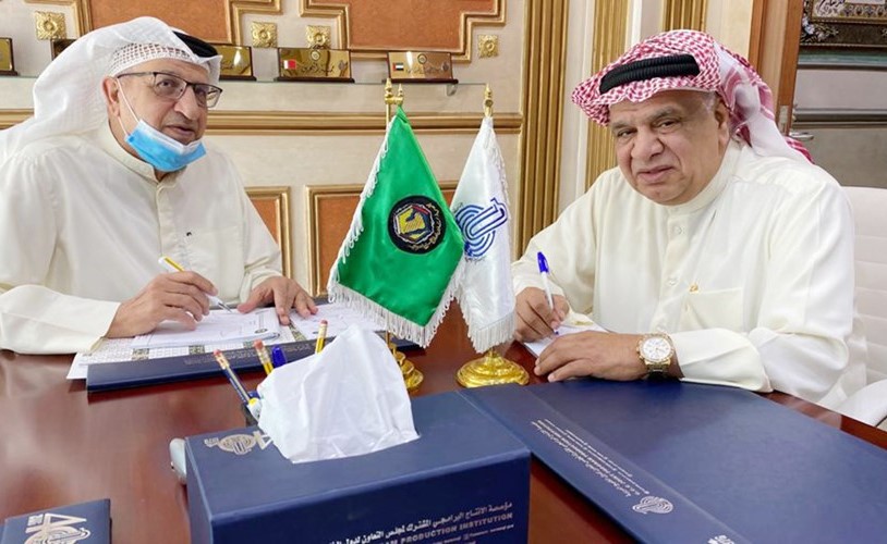 مدير عام مؤسسة الإنتاج البرامجي المشترك لمجلس التعاون علي الريس والمستشار الإعلامي للمؤسسة فخري عودة
