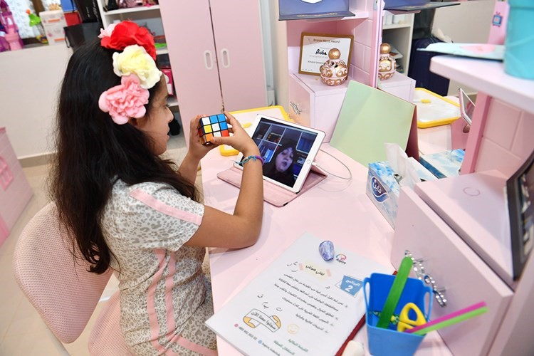 برامج متنوعة عن بعد
