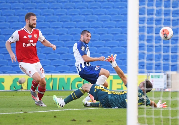 «الريدز» لوضع «يد» على اللقب بمواجهة إيفرتون