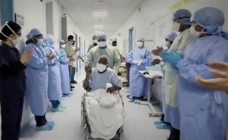 ثمانينية سعودية تنتصر على «كورونا» وتثبت أن «الروح أقوى من البدن»