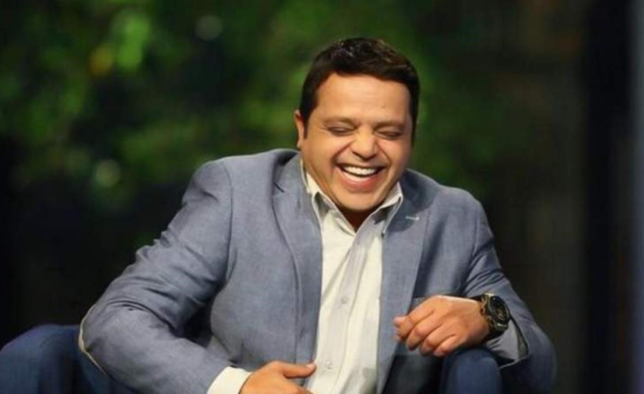 بالفيديو.. محمد هنيدي يسخر من رفع الإغلاق على المقاهي في مصر على طريقته