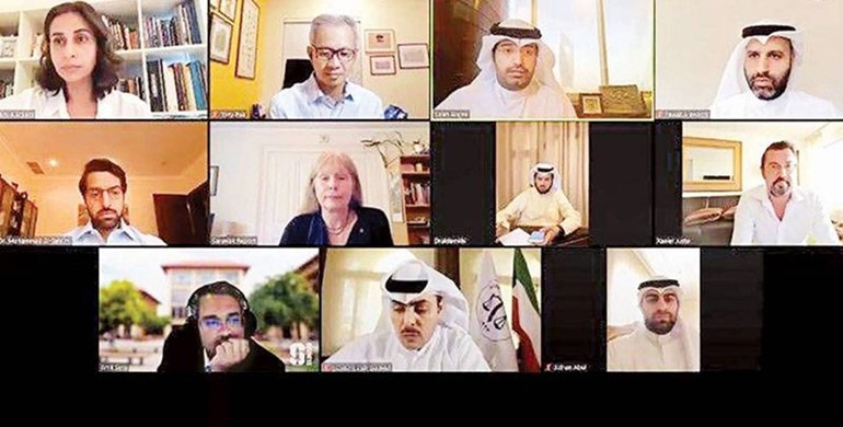 صورة جمعت المشاركين في الندوة عبر تطبيق إلكتروني