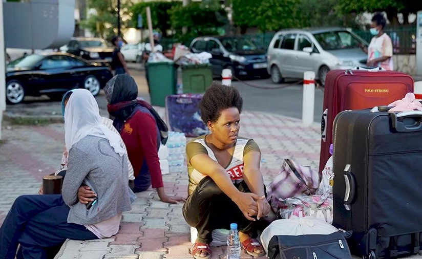 بالفيديو.. محنة العاملات الأجنبيات في لبنان تضع نظام الكفالة مجدداً تحت المهجر