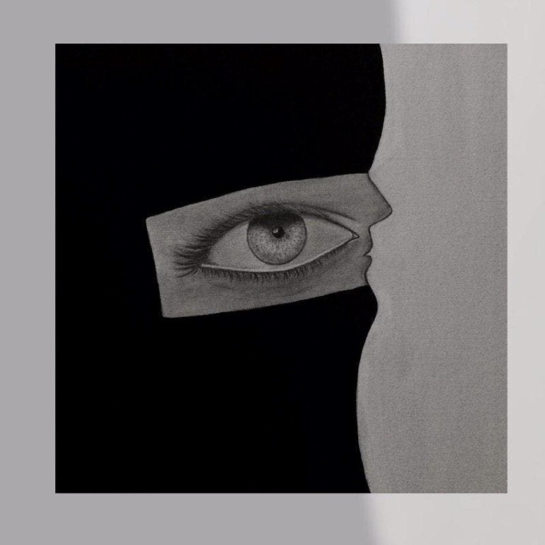 قصة رسامة كفيفة وصفها وزير الثقافة السعودي بالبطلة