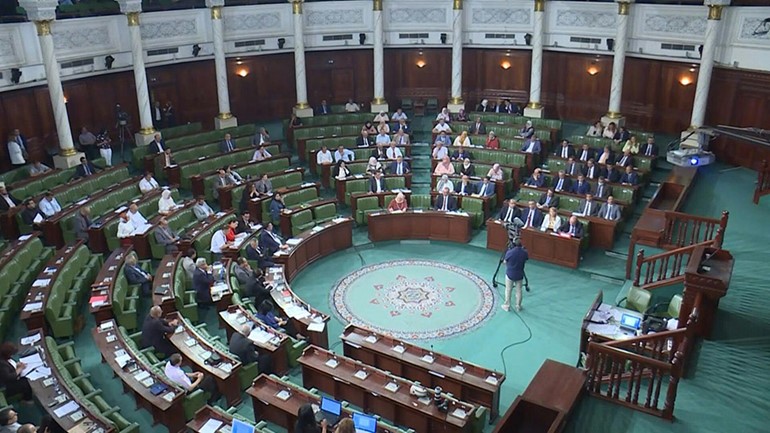 بالفيديو.. رئيس الحكومة التونسية يحذّر من تردي اقتصاد بلاده ويدعو إلى "الإنقاذ"