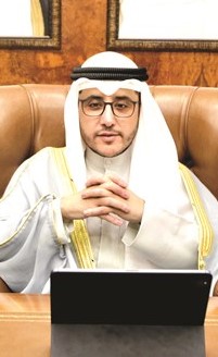 ممثل سمو رئيس الوزراء وزير الخارجية الشيخ د.أحمدناصر المحمد مشاركا في القمة