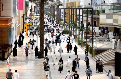 الفرحة تغمر القلوب مع بدء المرحلة الثانية من عودة الحياة الطبيعية