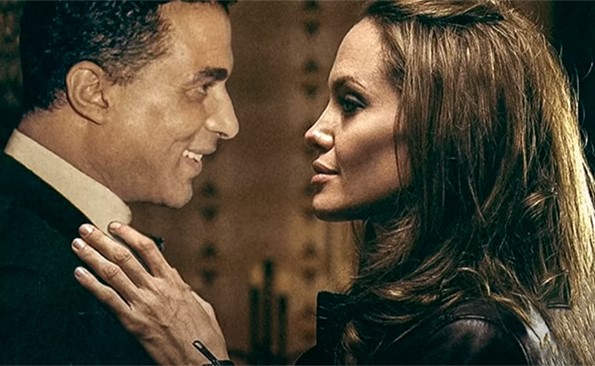 بالفيديو.. ما الذي جمع أنجلينا جولي بأحمد زكي؟