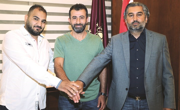 موسى حجيج متوسطا رئيس النجمة أسعد سقال ونائبه علي السبع
