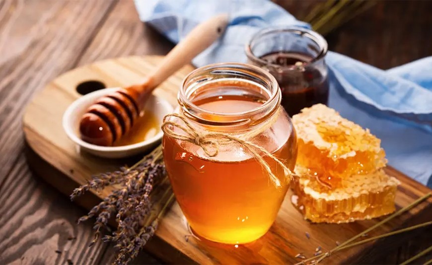 تغيرات مفاجئة وسريعة عند الإفراط في تناول العسل.. ماذا سيحدث لجسمك؟
