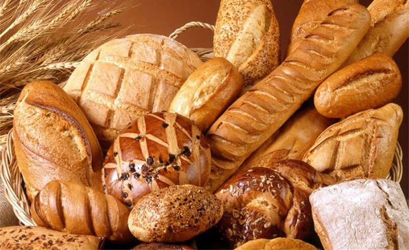 طبيب يحذر: تناول الخبز يضر الأسنان أكثر من الشوكولاتة