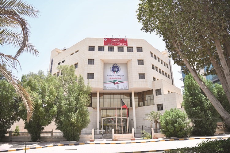بالفيديو.. اللواء خالد فهد لـ «الأنباء»: 6 إدارات في «وقاية الإطفاء» تستقبل مراجعيها والمواعيد «إلكترونياً»