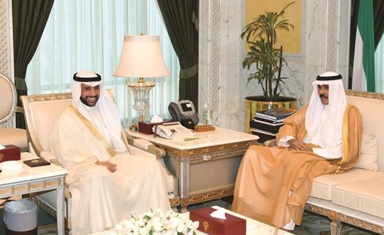 سمو ولي العهد الشيخ نواف الأحمد مستقبلا مرزوق الغانم