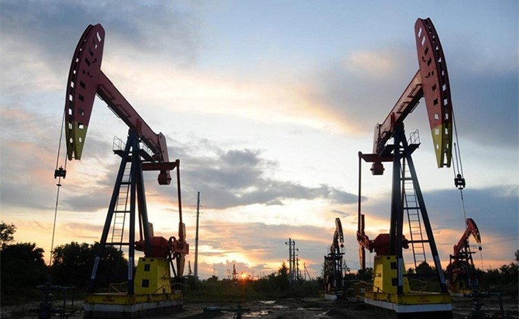 وكالة الطاقة: الطلب على النفط سيرتفع 400 ألف برميل يومياً