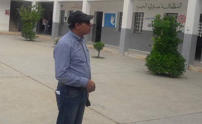 بالفيديو.. لإعادة تجربة الدراسة.. تونسي يتقدم لامتحان الثانوية في عمر 66 سنة