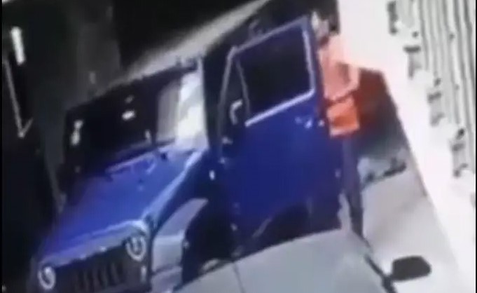 فيديو مزعج.. مصري يسحل كلباً فيقتله والسلطات تحقق
