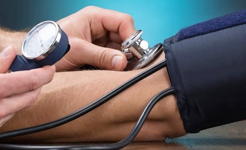 مصابو ارتفاع ضغط الدم يواجهون خطرا أقل بـ 13% للوفاة بـ كورونا