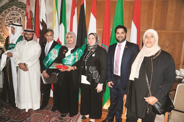 الياسين مشاركا في تتويج الفائزين بجائزة الشاب النموذج في جامعة الدول العربية