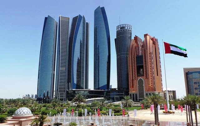 فحص «كورونا» للقادمين إلى أبوظبي خلال 3 دقائق بـ 50 درهماً