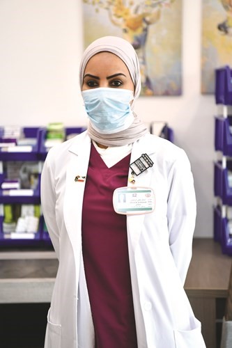 الصيدلانية منال الرشيدي