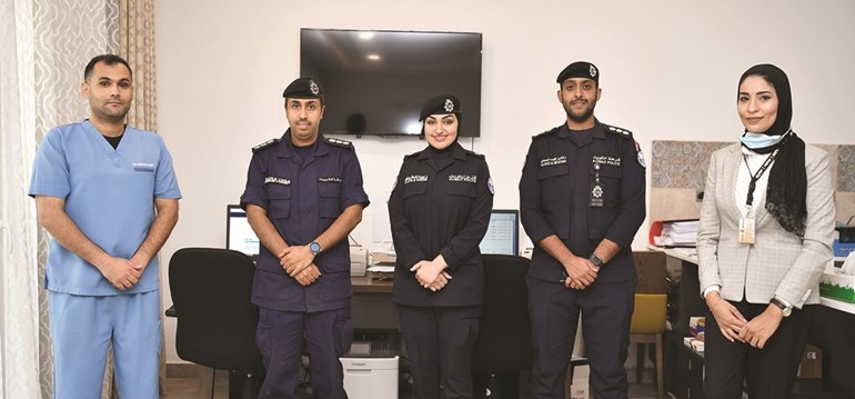 العقيد عبداللطيف العدواني والرائد د.لطيفة بوشهري والنقيب د.فايز المعضادي ود.عبدالعزيز جمعة