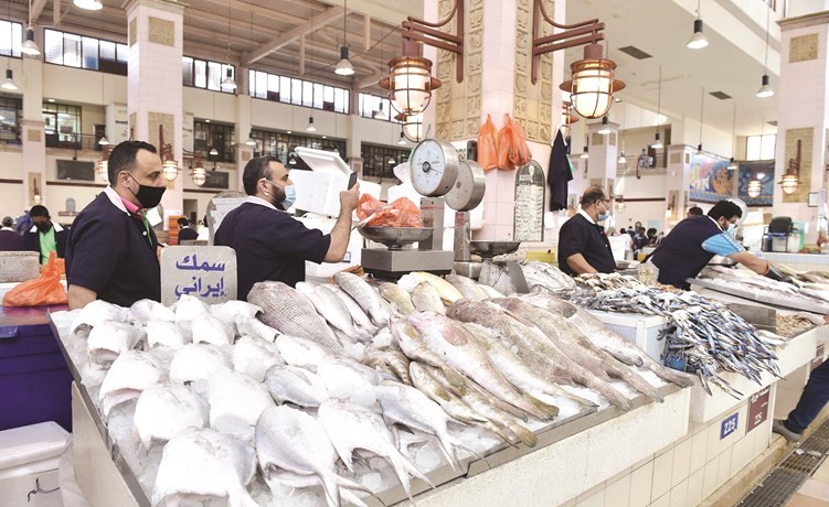 سوق السمك في انتظار انفراجة أزمة شح الزبيدي
