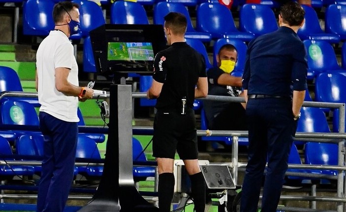 أستراليا توقف استخدام تقنية "حكم الفيديو" قبل عودة الدوري