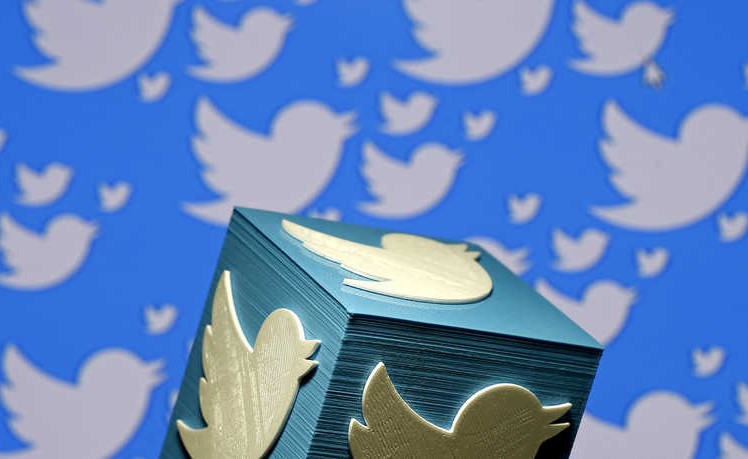 تويتر: القراصنة وصلوا لـ "خاصية التحقق".. وترجح بيع بيانات مستخدمين