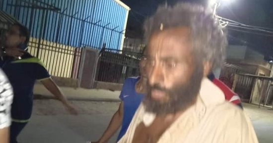 بالفيديو.. القصة الكاملة لعودة «المرحوم محمد» إلى أسرته بعد تشييع جنازته: دخن سيجارة وتوجه إلى المقابر مرة أخرى