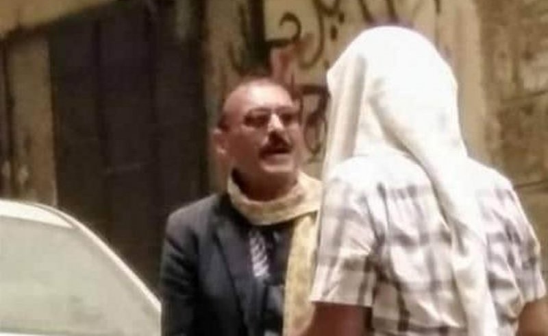 شاهد.. جدل بعد ظهور شخص يشبه عبدالله صالح بصنعاء