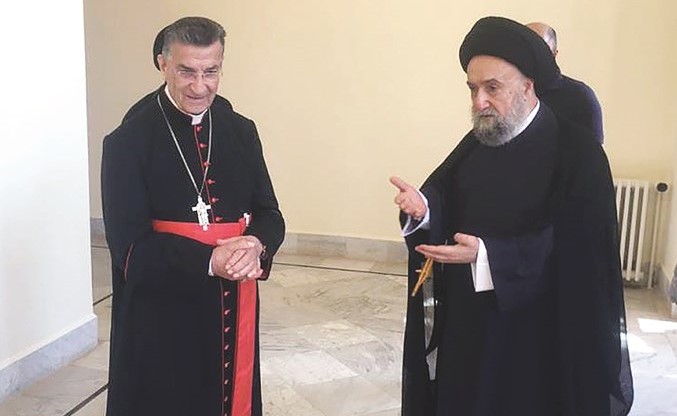 البطريرك الماروني بشارة الراعي مستقبلا السيد علي الامين في الديمان	(محمود الطويل)