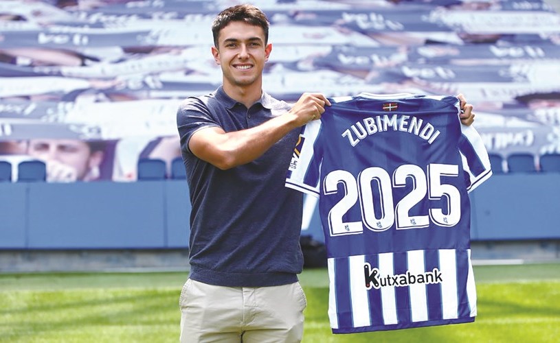 سوسيداد يمدد عقد زوبيميندي إلى 2025