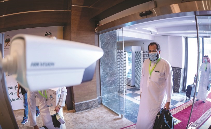 الحجاج لدى وصولهم أماكن إقامتهم