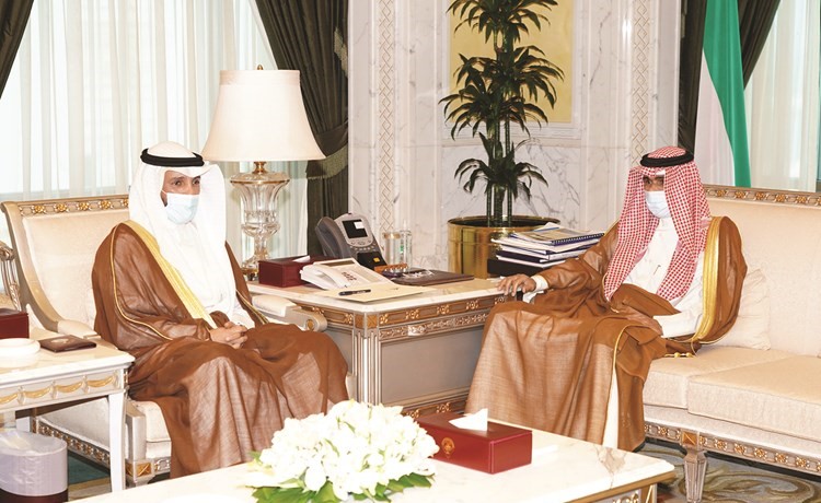 سمو نائب الأمير وولي العهد الشيخ نواف الأحمد مستقبلا مرزوق الغانم