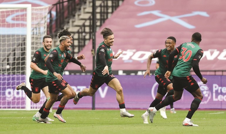 «الشياطين» و«البلوز» إلى «الأبطال».. وليستر وتوتنهام في «يوروبا ليغ»