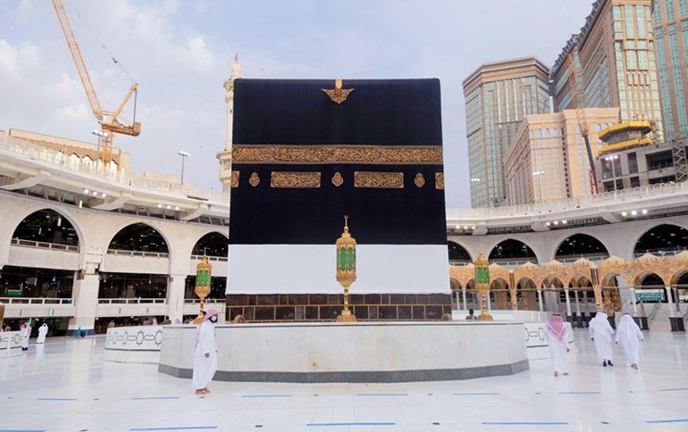 مسؤولو الحج يتفقدون التحضيرات لاستقبال حجاج بيت الله الحرام	(أ.ف.پ)