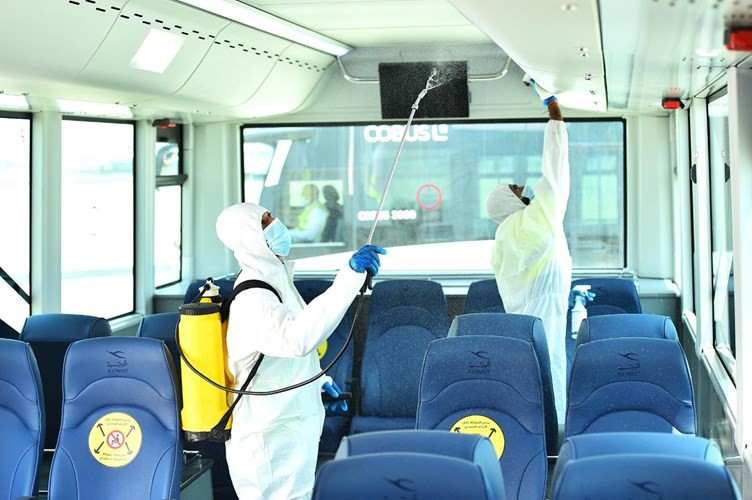 تعقيم حافلات نقل الركاب