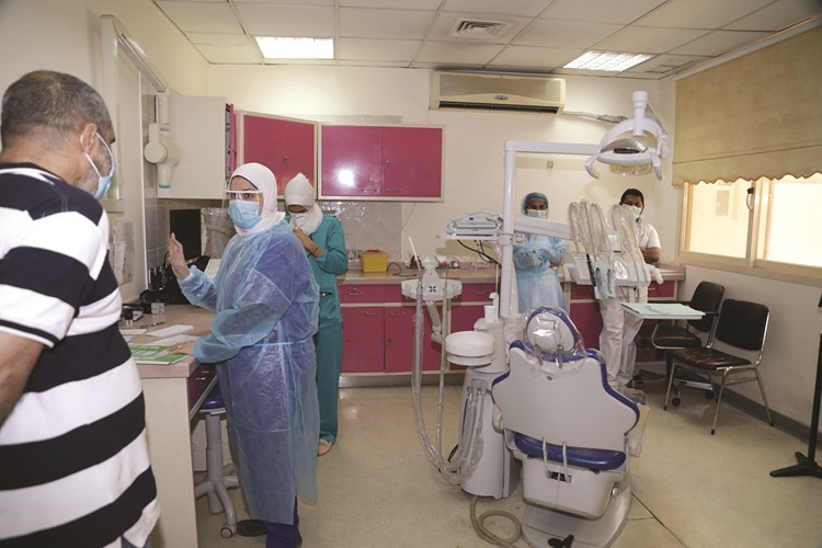 عيادة الأسنان