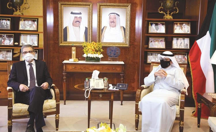 الشيخ د. أحمد الناصر مستقبلا سفير پيرو فرانسيسكو ريفارولا روبيو
