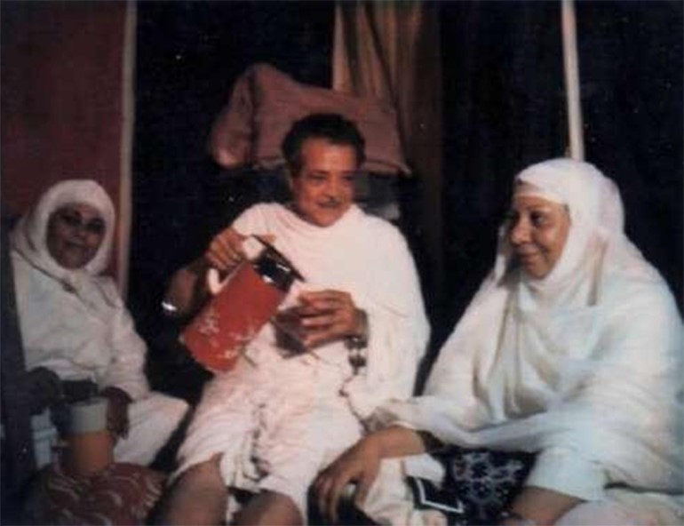 نجوم الفن في الحج.. صور نادرة لأم كلثوم وحليم وسامية جمال وشكوكو