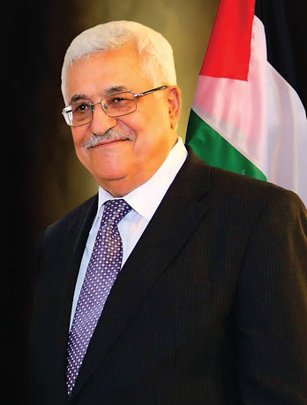 نائب الأمير يتلقى اتصالاً هاتفياً من الرئيس الفلسطيني للاطمئنان على صحة صاحب السمو