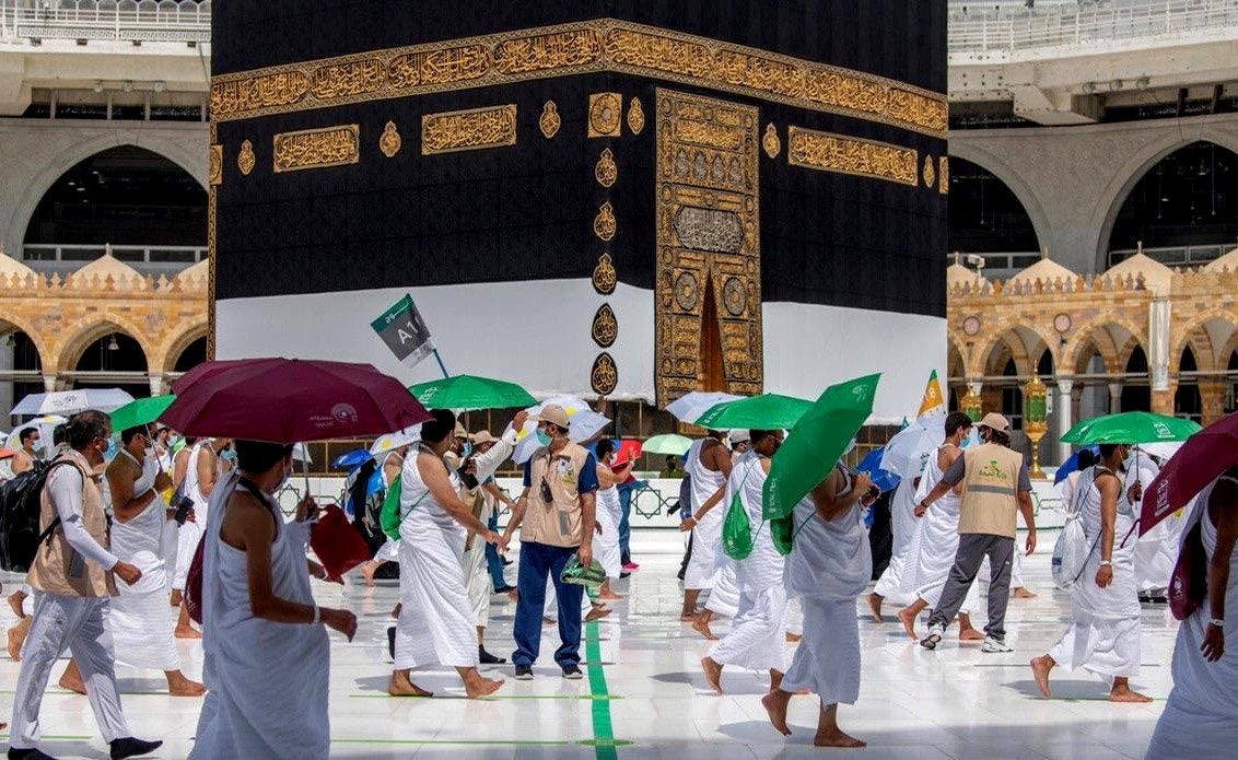 بالفيديو والصور.. الحجاج يرمون جمرة العقبة الكبرى ويؤدون طواف الإفاضة