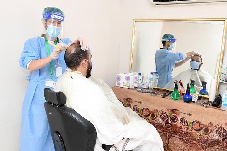 بالفيديو والصور.. الحجاج يرمون جمرة العقبة الكبرى ويؤدون طواف الإفاضة