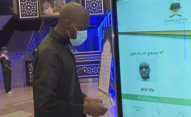بالفيديو.. هكذا رافقت التكنولوجيا الحجاج لتأمين التباعد