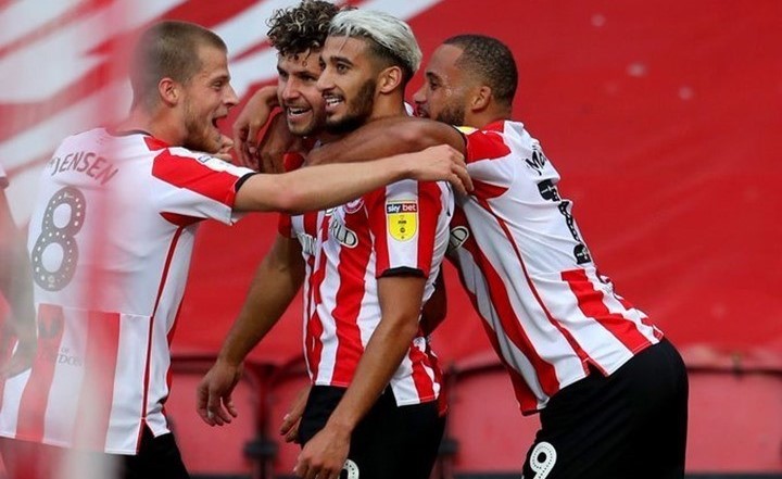 لاعب عربي ينال "جائزة الأفضل" بدوري الدرجة الأولى الإنجليزي