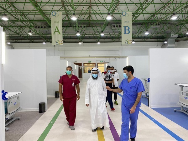 وكيل "الصحة" بالإنابة تفقد المستشفى الميداني في مشرف