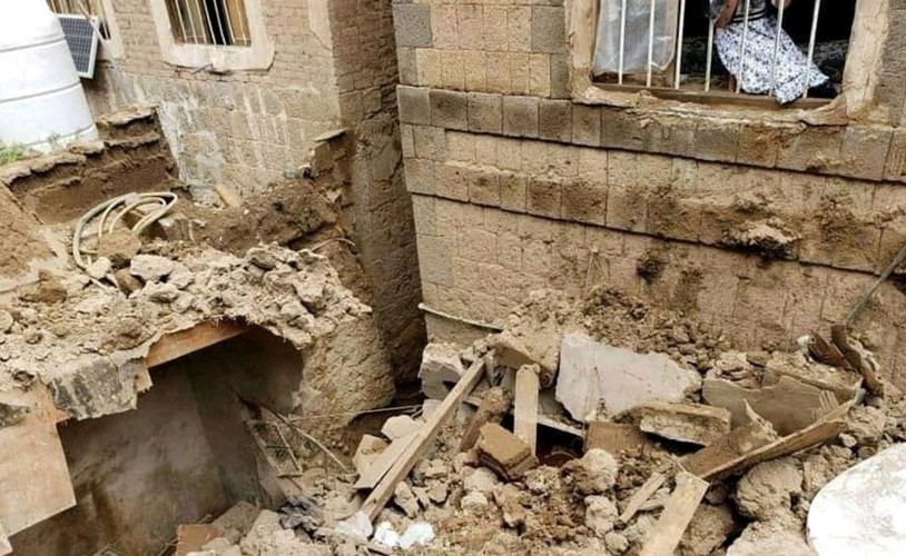 بالفيديو.. انهيار أجزاء من سور صنعاء القديمة المصنفة بالتراث العالمي