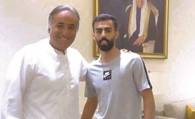 فواز الحساوي خلال تكريمه أحمدالظفيري