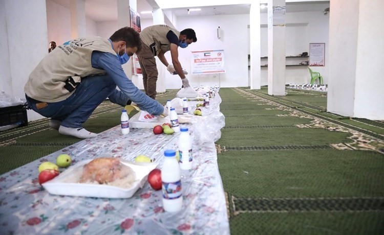 تجهيز المائدة للصائمين يوم عرفة