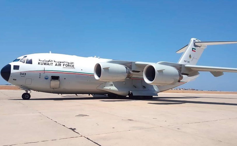  طائرة القوة الجوية الكويتية التي نقلت المساعدات إلى لبنان